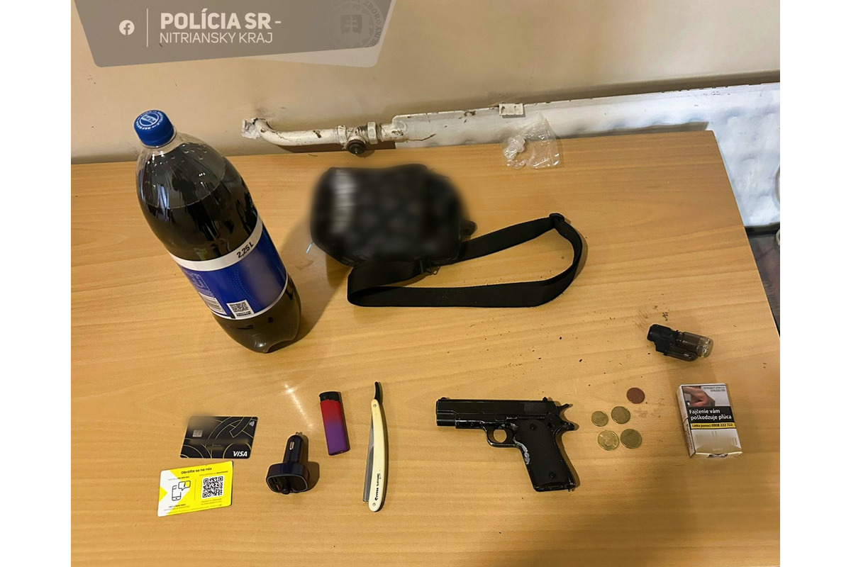 FOTO: Mladík, ktorý v Zlatých Moravciach vykradol autá a prepadol taxikára, je už za mrežami, foto 2