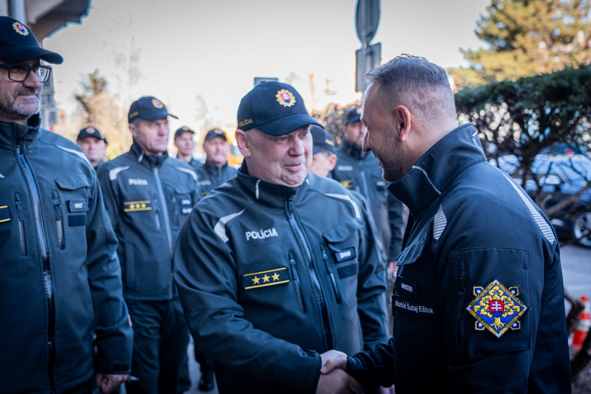 FOTO: Oddelenie cudzineckej polície v Nových Zámkoch presunuli do nových priestorov, foto 7