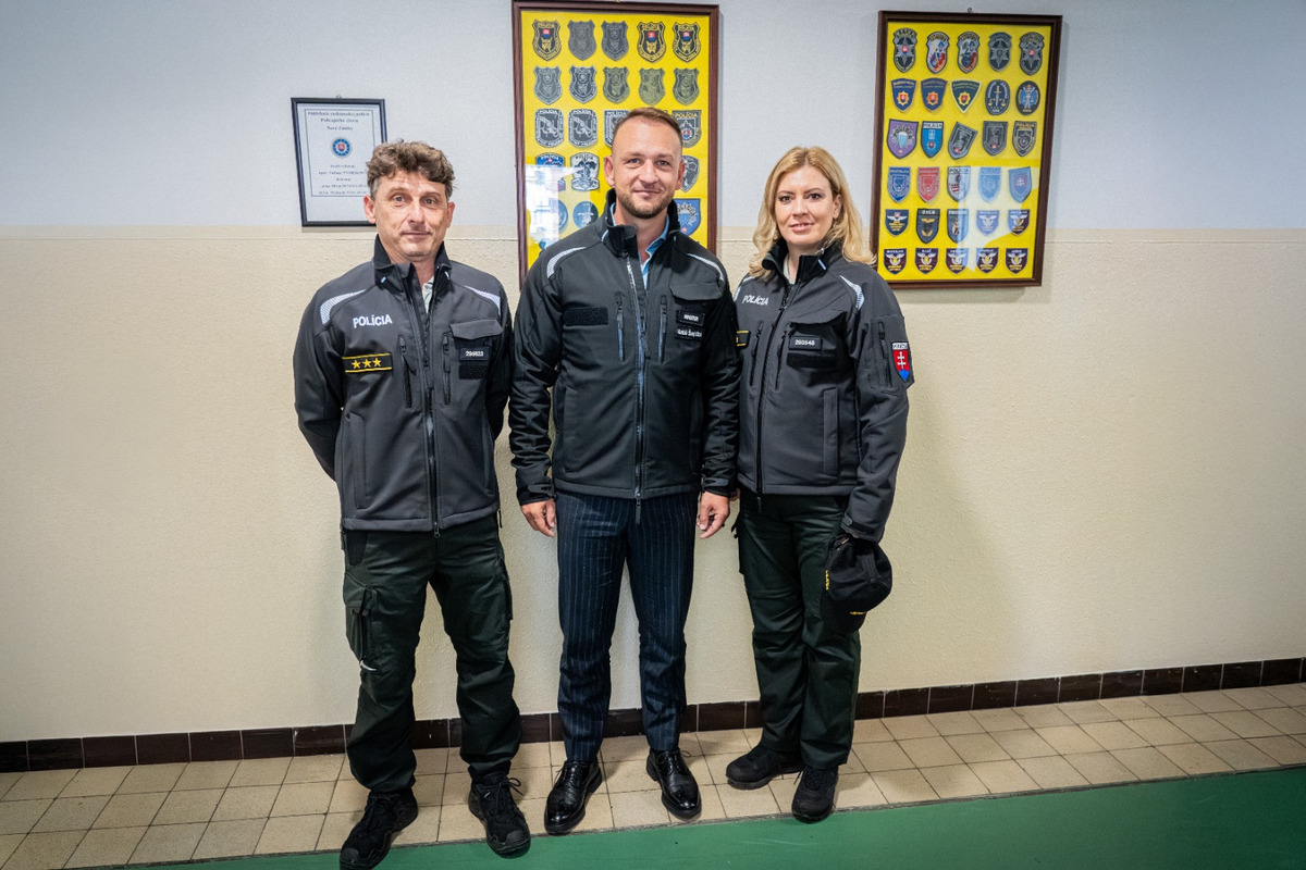 FOTO: Oddelenie cudzineckej polície v Nových Zámkoch presunuli do nových priestorov, foto 10