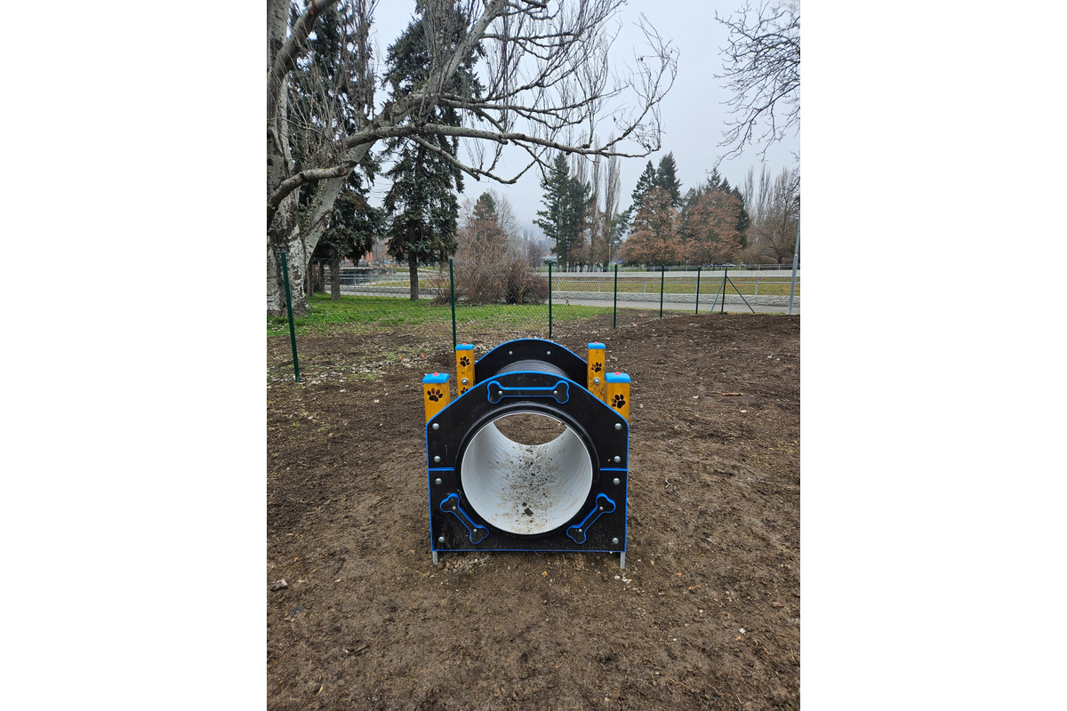 FOTO: V Nitre postavili nový výbeh pre psov. Je plný moderných prekážok a hracích prvkov, foto 13