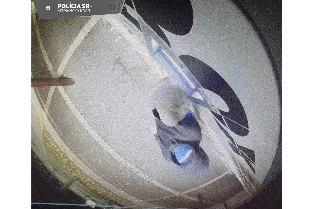 FOTO: Mladíci vykrádali v Nitre boxy na balíky, dlho sa však z lupu netešili , foto 3