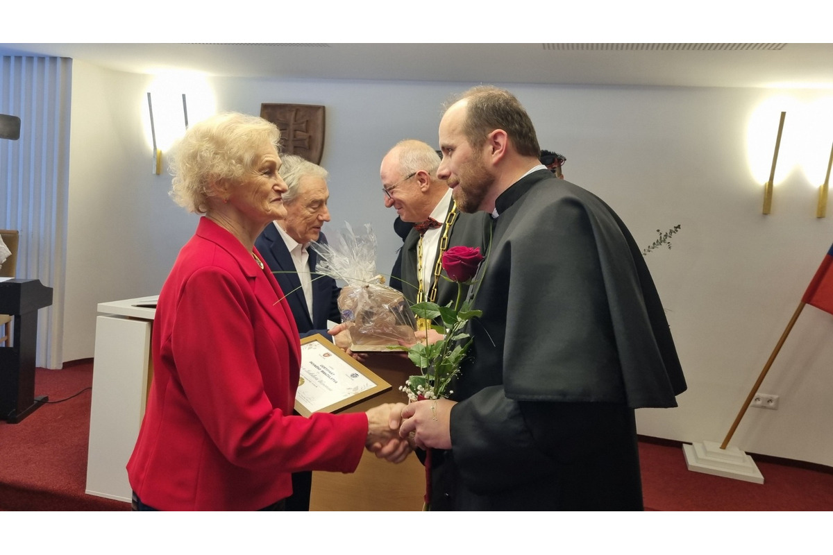 FOTO: Páry ocenené v Šali v rámci Národného týždňa manželstva, foto 2