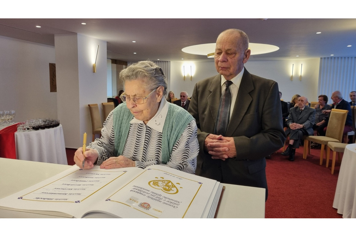 FOTO: Páry ocenené v Šali v rámci Národného týždňa manželstva, foto 4