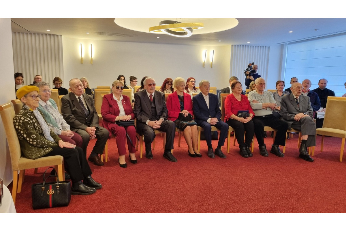 FOTO: Páry ocenené v Šali v rámci Národného týždňa manželstva, foto 11