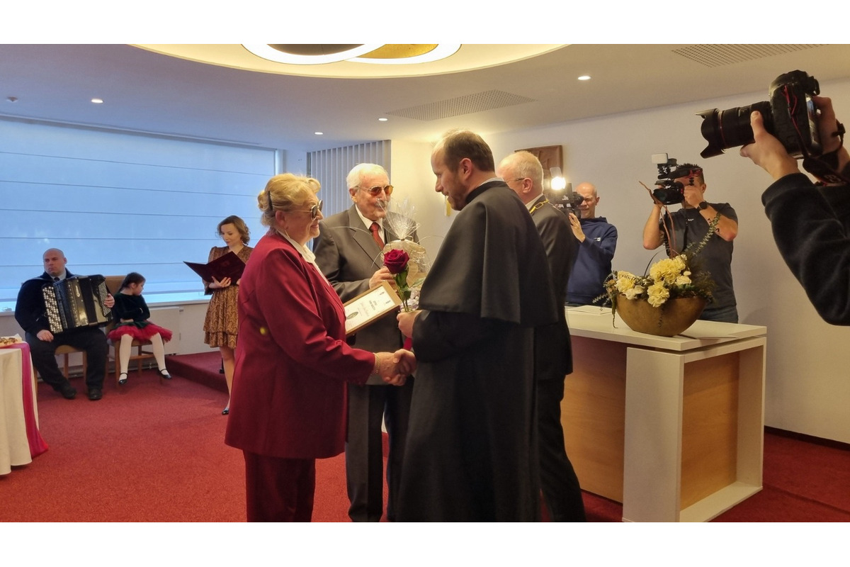 FOTO: Páry ocenené v Šali v rámci Národného týždňa manželstva, foto 23