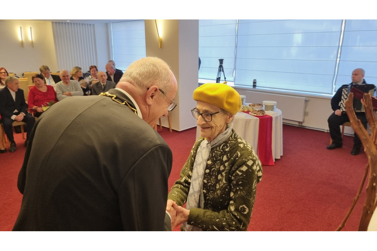 FOTO: Páry ocenené v Šali v rámci Národného týždňa manželstva, foto 36