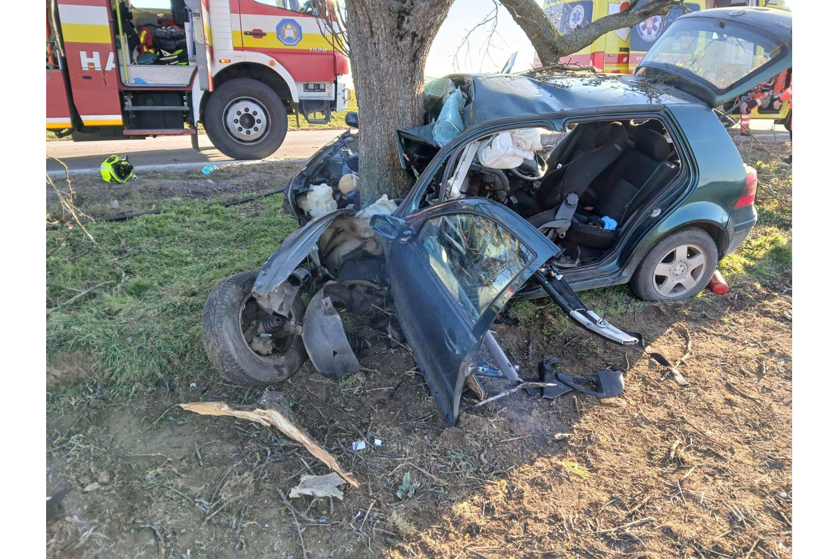 FOTO: Tragická nehoda v Topoľčianskom okrese (3. 3. 2025), foto 4