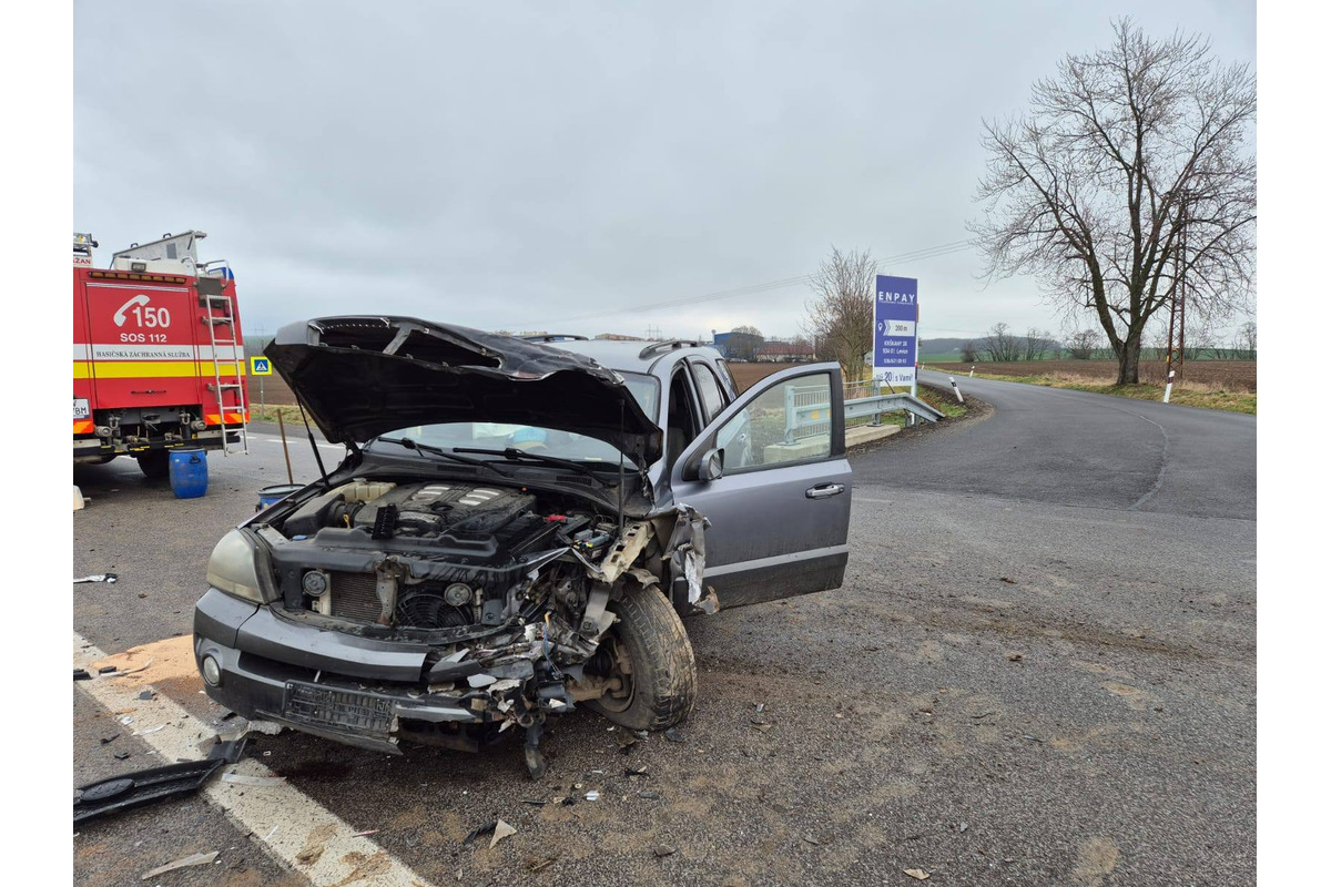 FOTO: Nehoda dvoch áut pri Leviciach 12. 3. 2025, foto 1