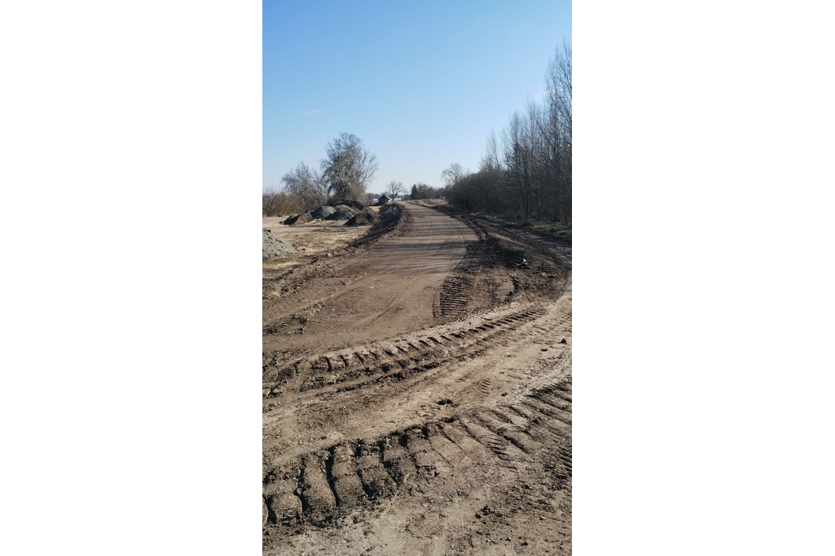 FOTO: Medzi Novými Zámkami a Nesvadmi budujú novú cyklotrasu, foto 2