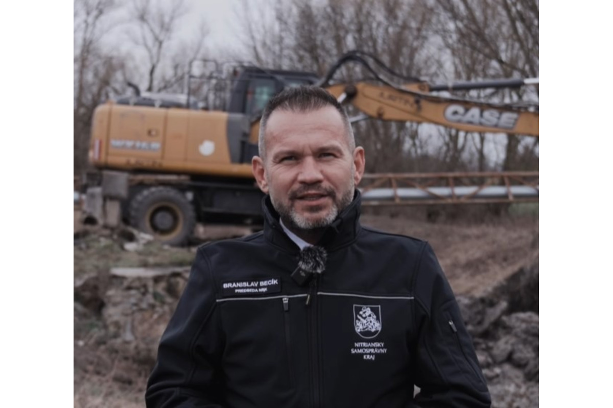 FOTO: V Starom Hrádku zbúrali nebezpečný most nad potokom Podlužianka, foto 4