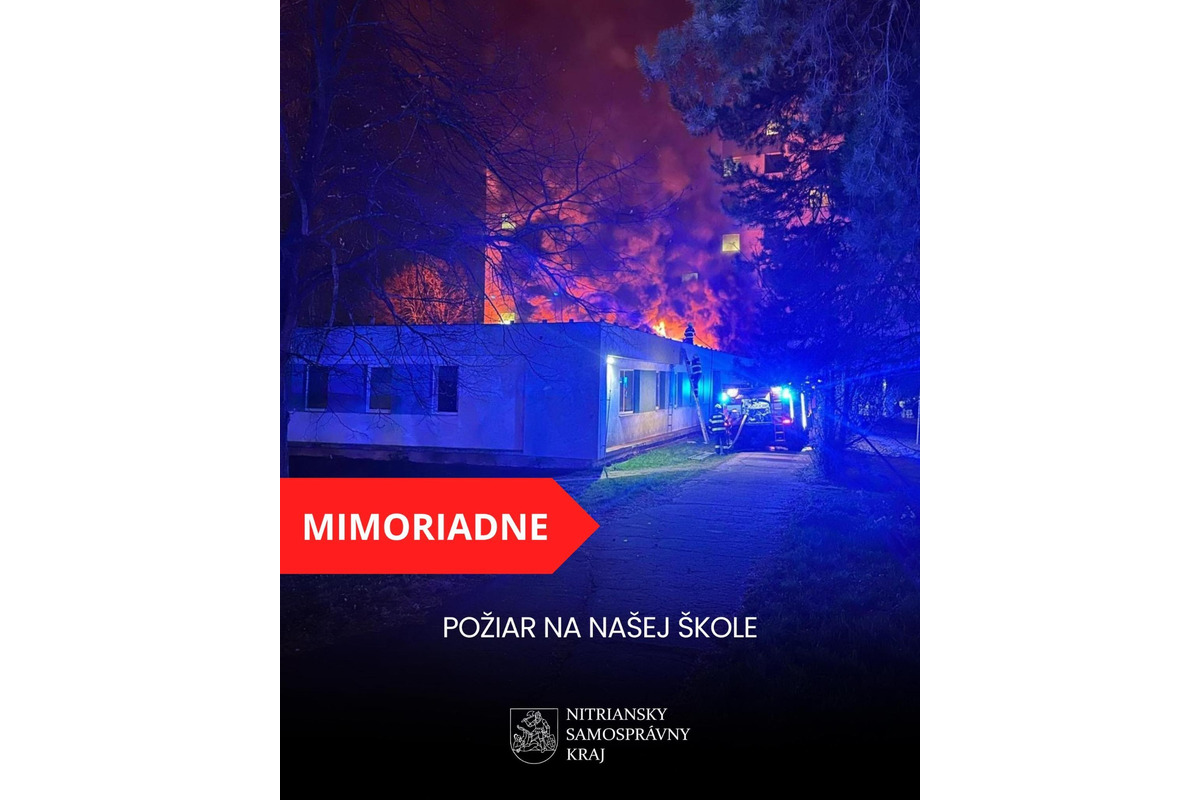 FOTO: Na internáte Spojenej školy Slančíkovej v Nitre v noci vypukol požiar, žiakov evakuovali , foto 7