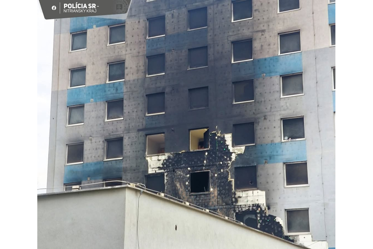 FOTO: Na internáte Spojenej školy Slančíkovej v Nitre v noci vypukol požiar, žiakov evakuovali , foto 1