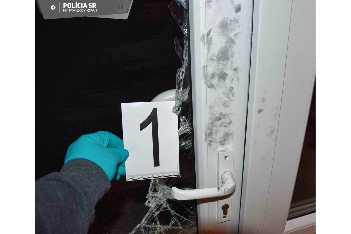 FOTO: Séria vlámačiek v školách v okresoch Levice a Nitra, foto 1