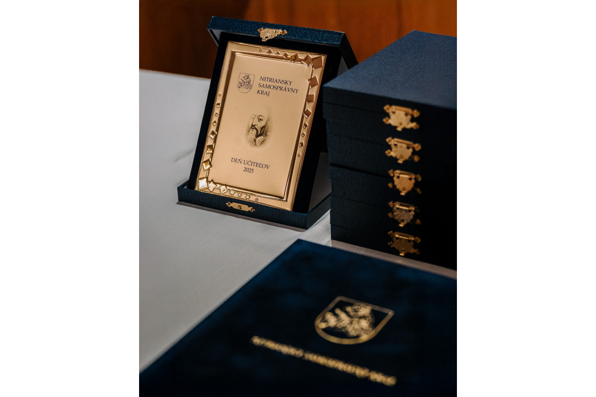 FOTO: Nitriansky samosprávny kraj ocenil najlepších stredoškolských pedagógov, foto 10
