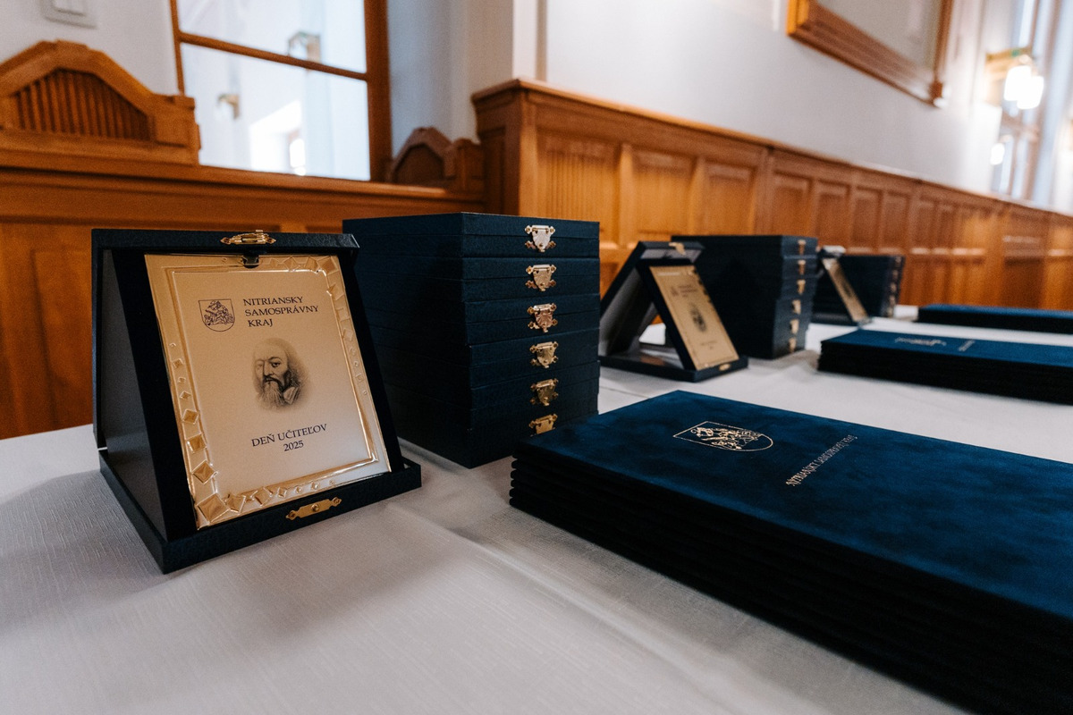 FOTO: Nitriansky samosprávny kraj ocenil najlepších stredoškolských pedagógov, foto 12