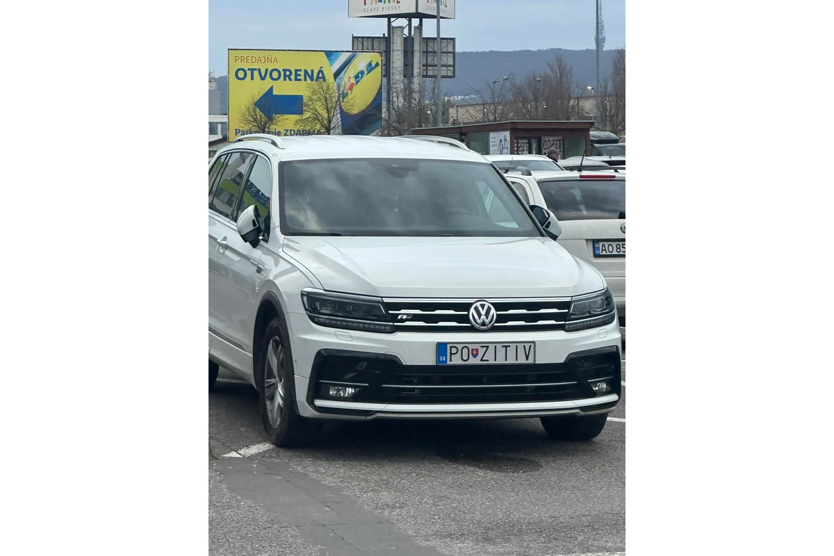 FOTO: S vtipnými ŠPZ-kami sa roztrhlo vrece. Tieto vás určite pobavia, foto 1