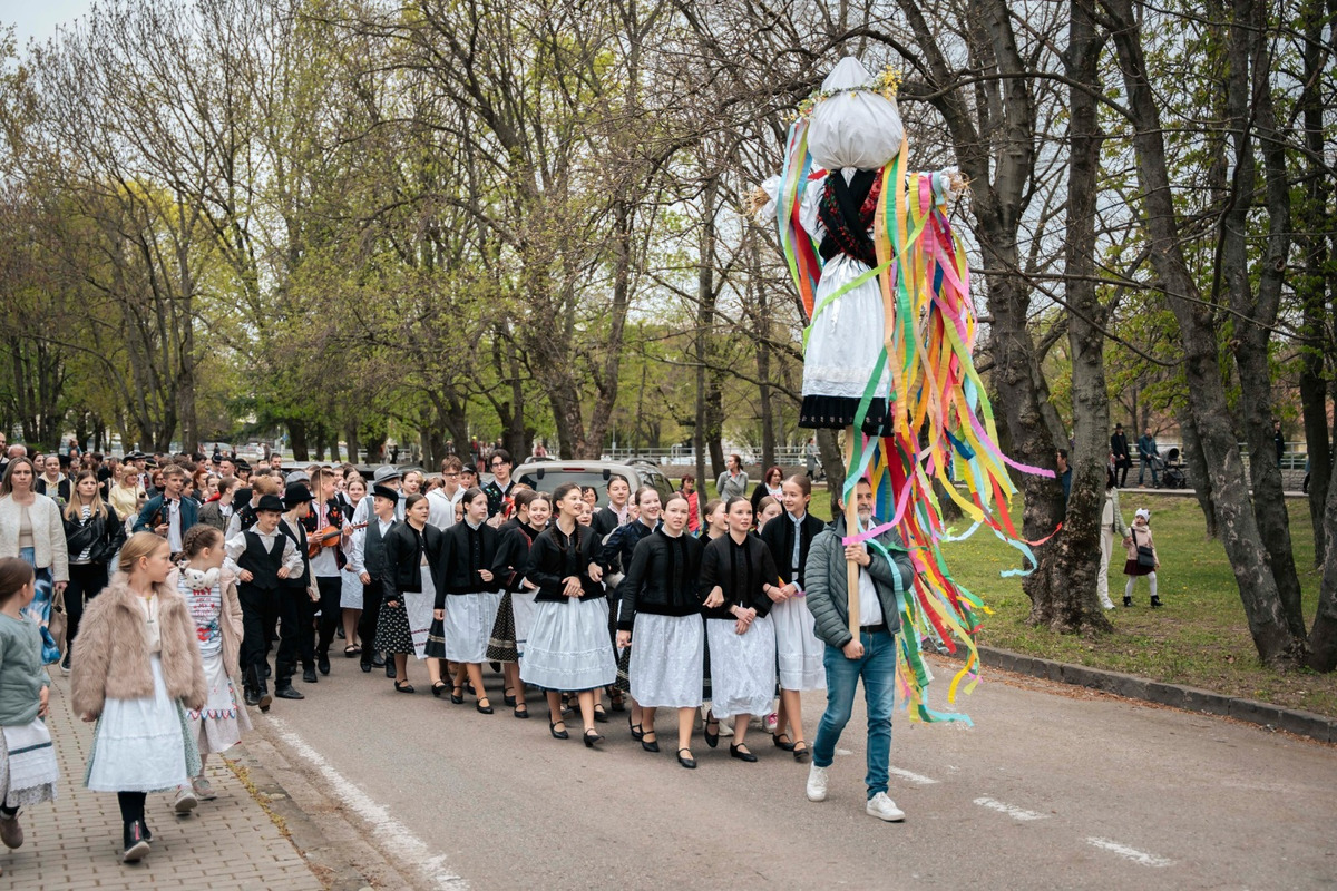 FOTO: Sviatky jari 2025 v Nitre - Vynášanie Moreny , foto 8