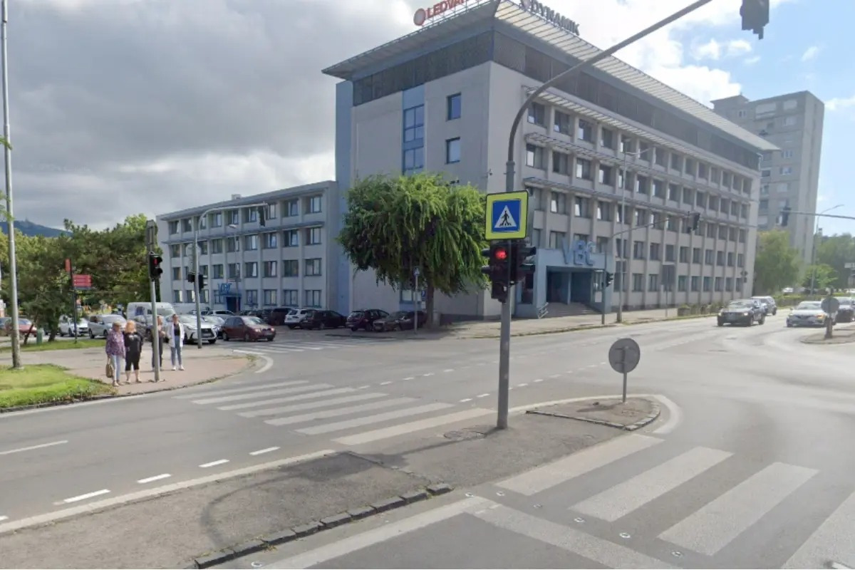 FOTO: Polícia hľadá cyklistu, ktorý v Nitre napadol 81-ročného muža. V nemocnici zomrel, foto 2