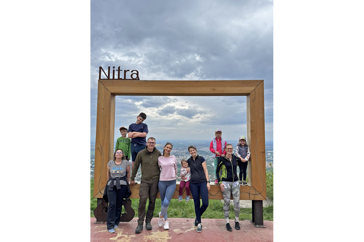 FOTO: Jarné čistenie Zobora 2025: Dobrovoľníci upratali okolie kláštora aj trasy, foto 2