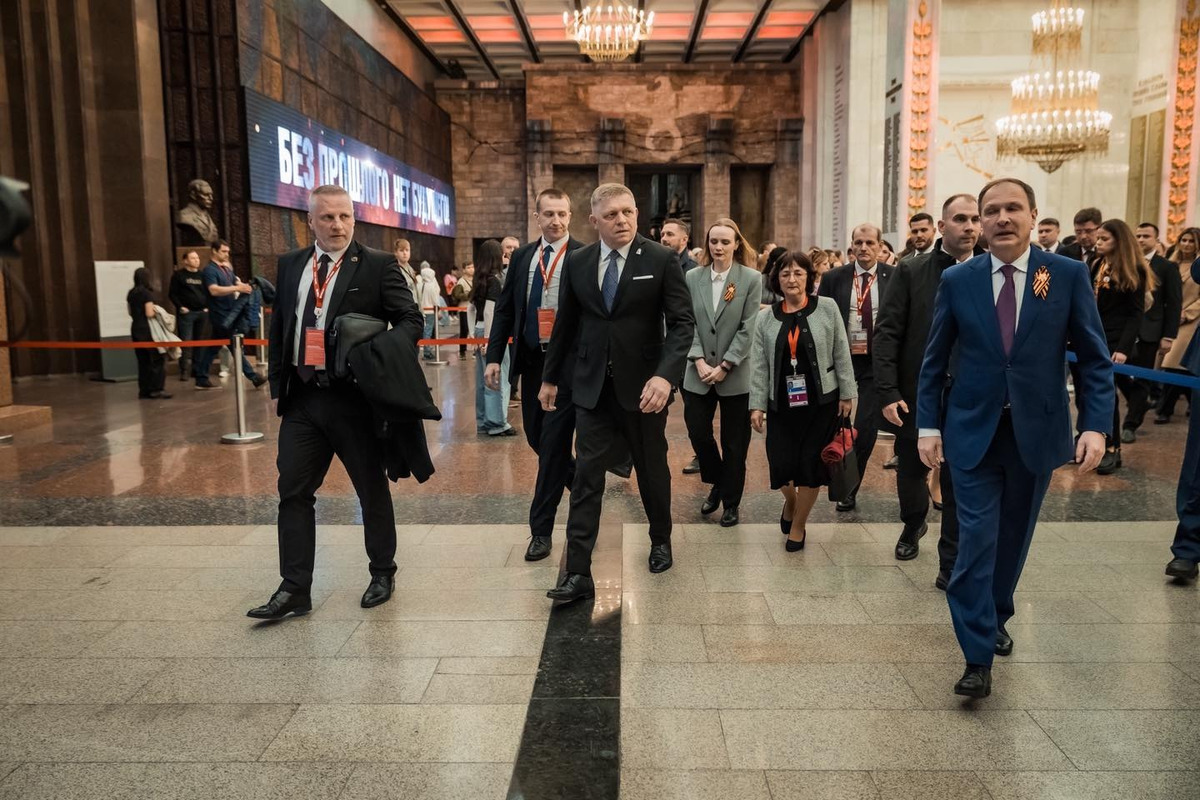 FOTO: Fico za Putinom. Ako jediný z EÚ sa zúčastnil osláv víťazstva v Moskve, foto 6