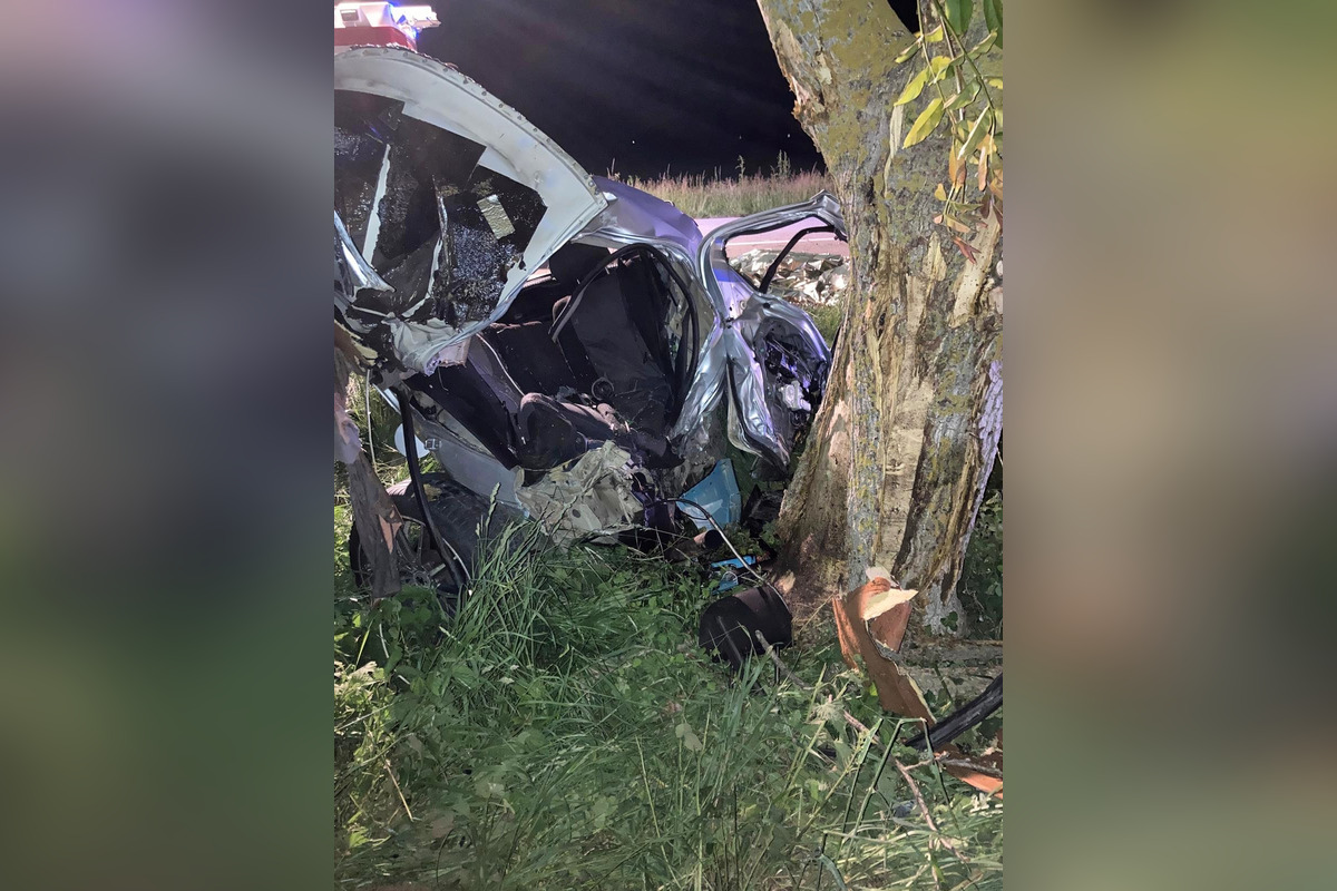 FOTO: Tragédia pri Kalnej. Auto roztrhlo na kusy, o život prišla 23-ročná žena, foto 2