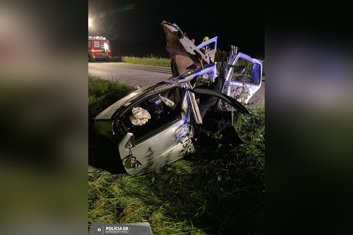 FOTO: Tragédia pri Kalnej. Auto roztrhlo na kusy, o život prišla 23-ročná žena, foto 4