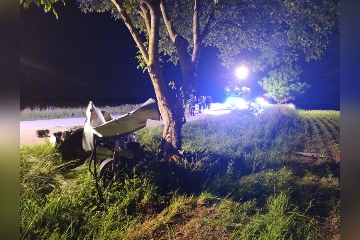 FOTO: Tragédia pri Kalnej. Auto roztrhlo na kusy, o život prišla 23-ročná žena, foto 8