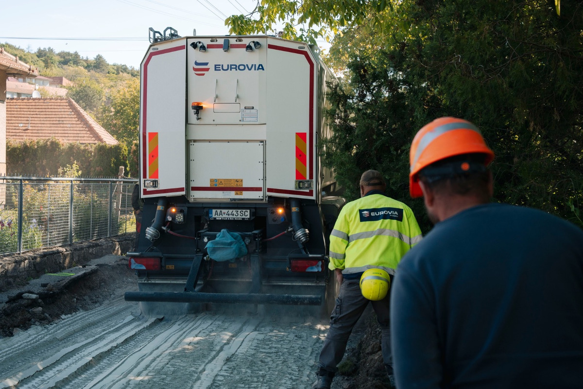 FOTO: V Dražovciach sa jazdilo ako po tankodrome: Mesto konečne zasiahlo a investovalo do opráv viac ako 160-tisíc eur, foto 2