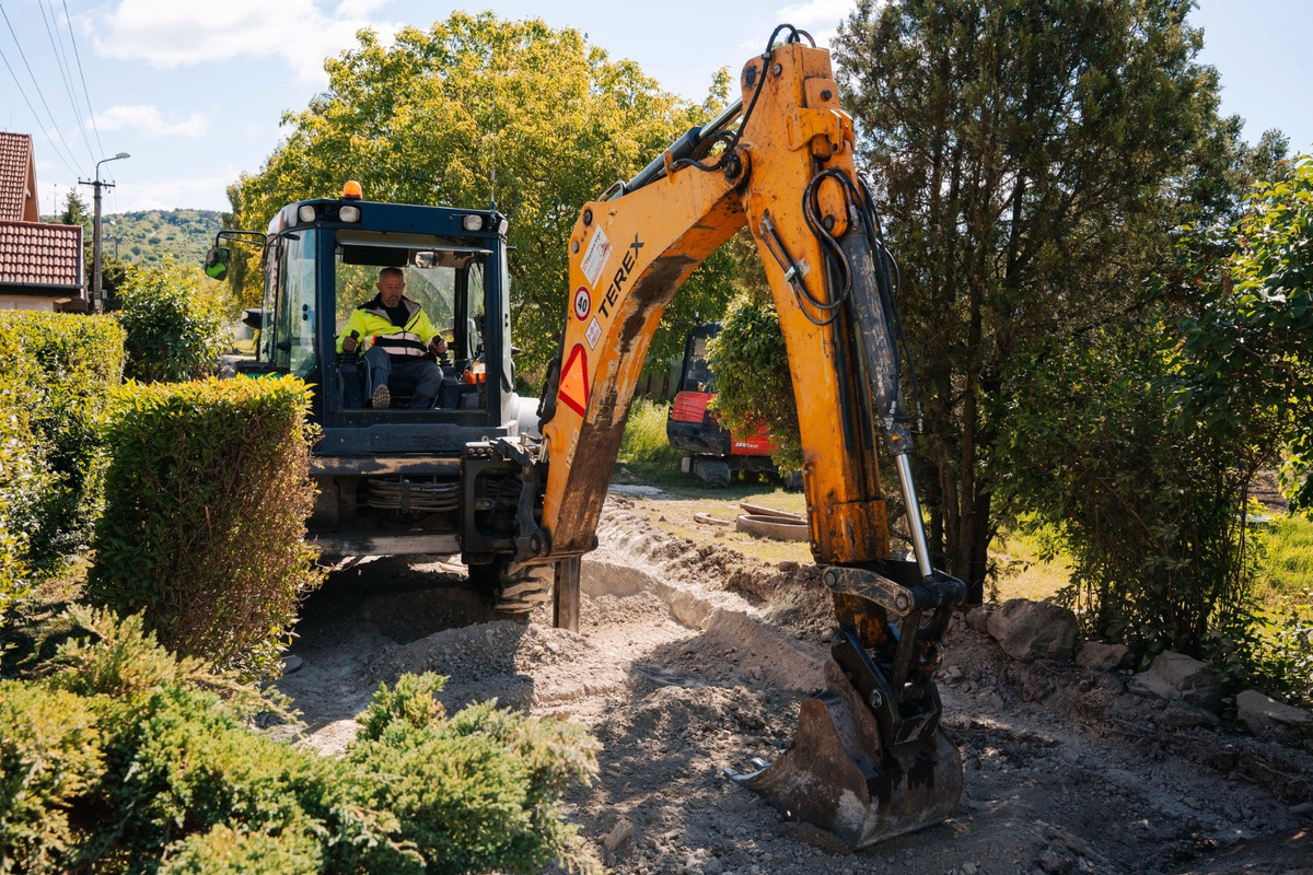 FOTO: V Dražovciach sa jazdilo ako po tankodrome: Mesto konečne zasiahlo a investovalo do opráv viac ako 160-tisíc eur, foto 3