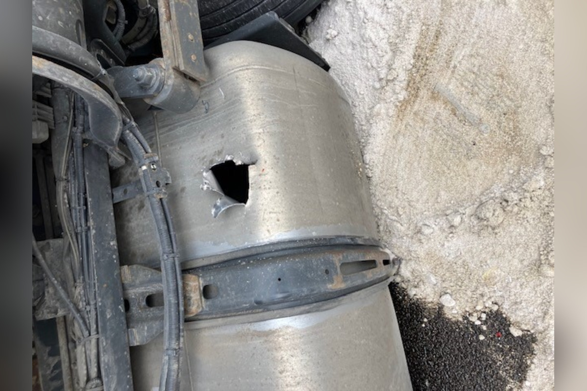 FOTO: Po zrážke kamióna s autom ostala R1 pri Nitre niekoľko hodín neprejazdná , foto 8