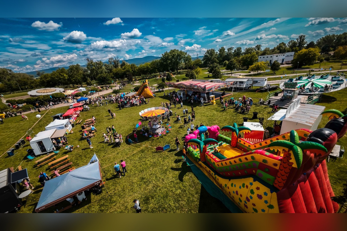 FOTO: Deti sa tešili z policajtov, karatistiek a spevu: Takto vyzeral MDD v Šuranoch a Topoľčanoch , foto 10