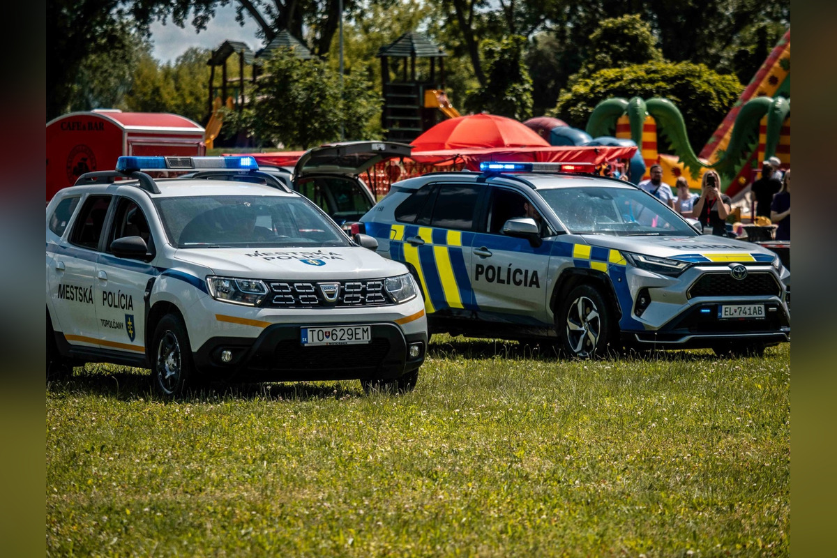 FOTO: Deti sa tešili z policajtov, karatistiek a spevu: Takto vyzeral MDD v Šuranoch a Topoľčanoch , foto 12