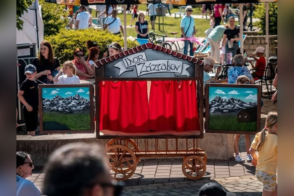 FOTO: Deti sa tešili z policajtov, karatistiek a spevu: Takto vyzeral MDD v Šuranoch a Topoľčanoch , foto 13