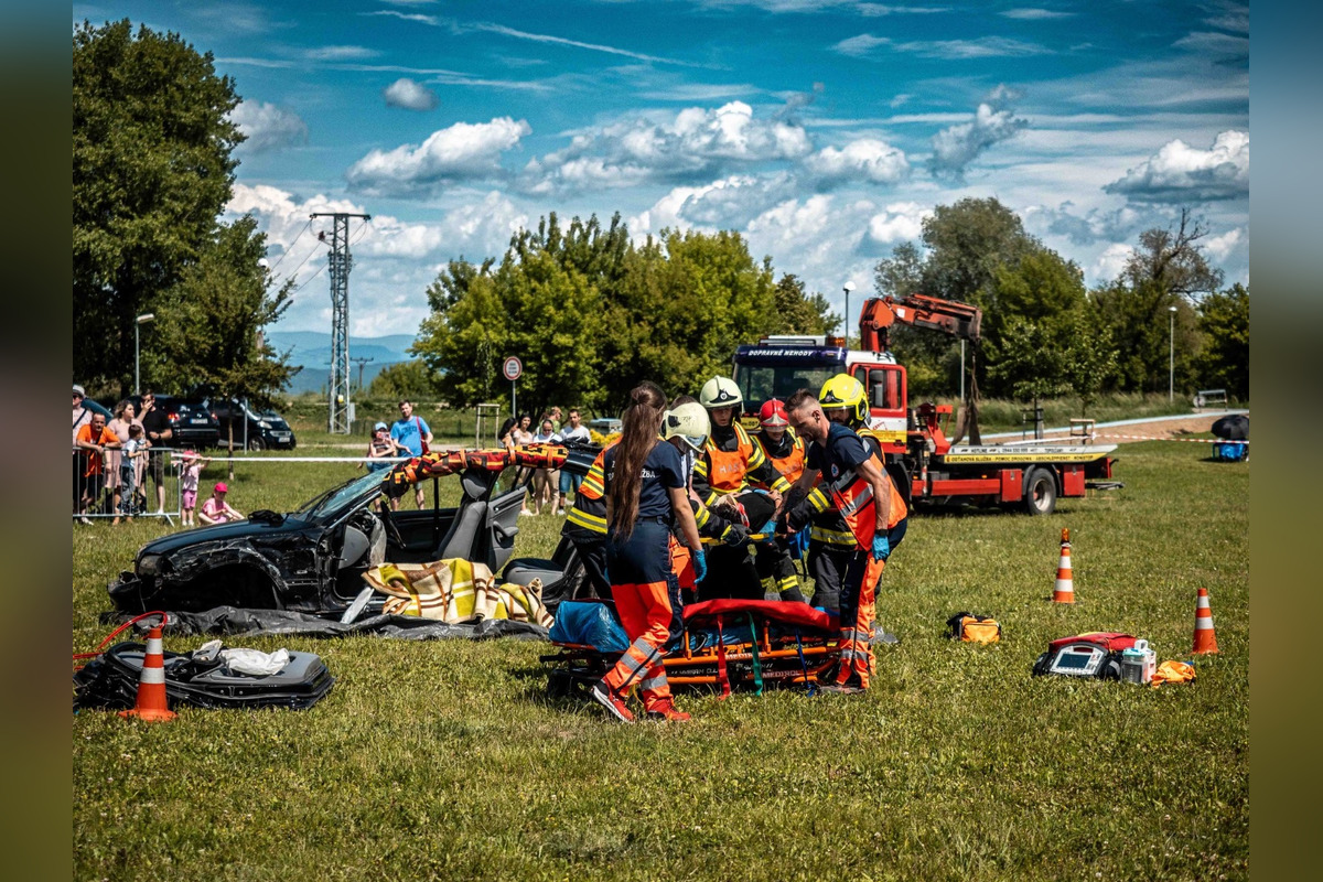 FOTO: Deti sa tešili z policajtov, karatistiek a spevu: Takto vyzeral MDD v Šuranoch a Topoľčanoch , foto 17