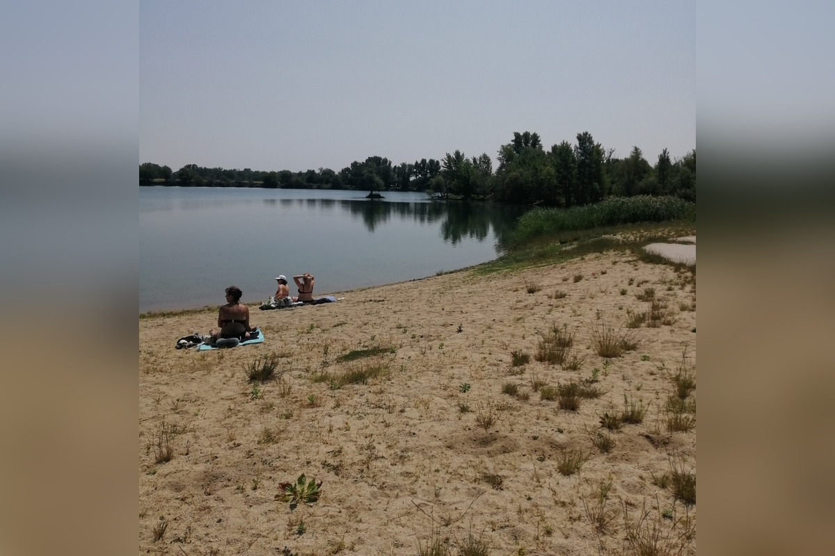 FOTO: Bezplatné kúpanie na TONE v Šuranoch: Mesto ustúpilo obyvateľom, ale je naozaj otvorené stále a zadarmo?, foto 2
