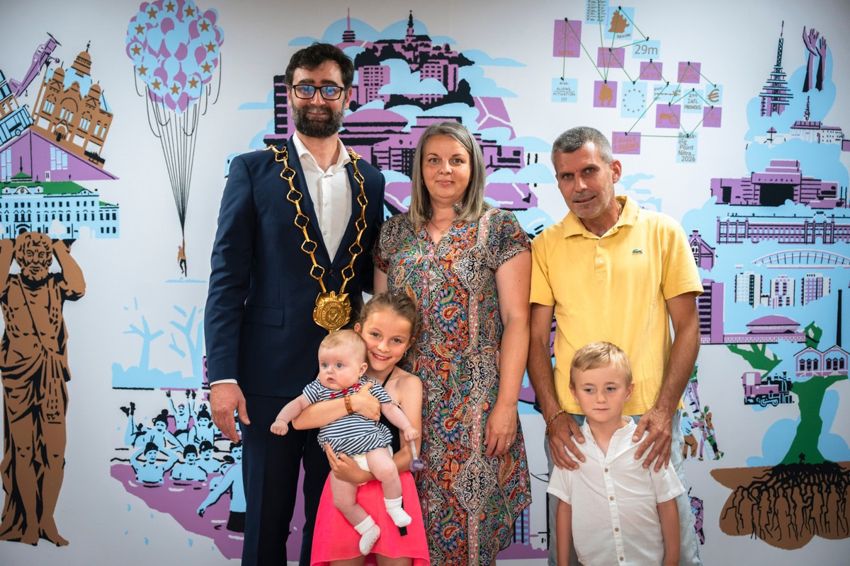 FOTO: Mesto Nitra oficiálne privítalo novonarodené deti. Ako získať príspevok a pozvánku?, foto 5