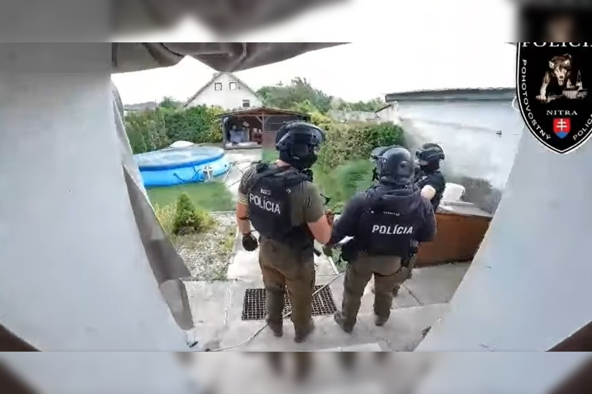 FOTO: Polícia chytila hľadaného drogového dílera zo Šurian, ktorý sa skrýval. Čaká ho takmer 10-ročný trest, foto 3