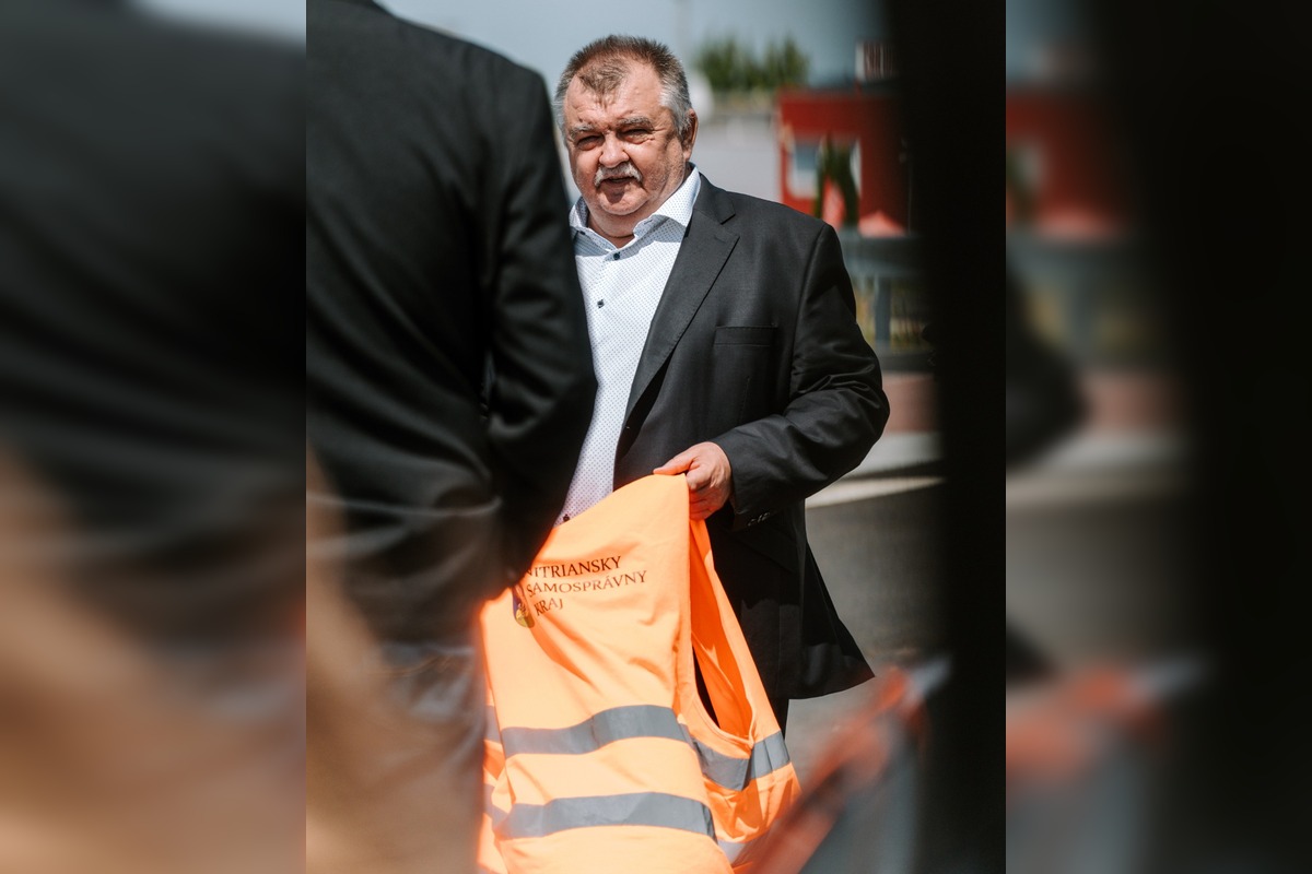 FOTO: Slávnostné otvorenie nového kruhového objazdu Mlynárce – Lužianky, foto 4