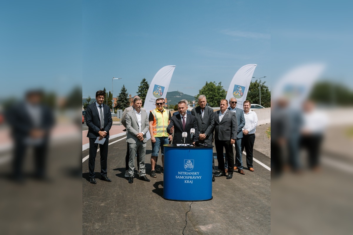 FOTO: Slávnostné otvorenie nového kruhového objazdu Mlynárce – Lužianky, foto 2