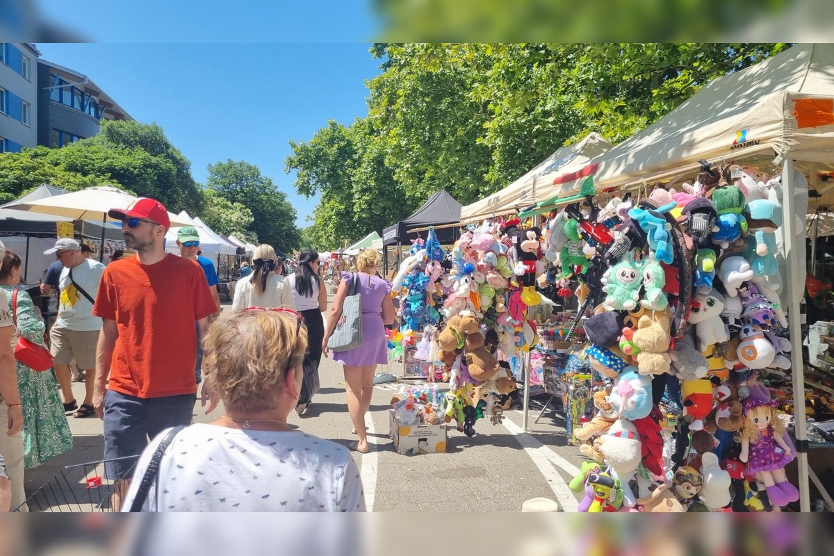 FOTO: Šaliansky jarmok 2025 – dva dni chutí, remesiel a hudby v obrazoch, foto 7