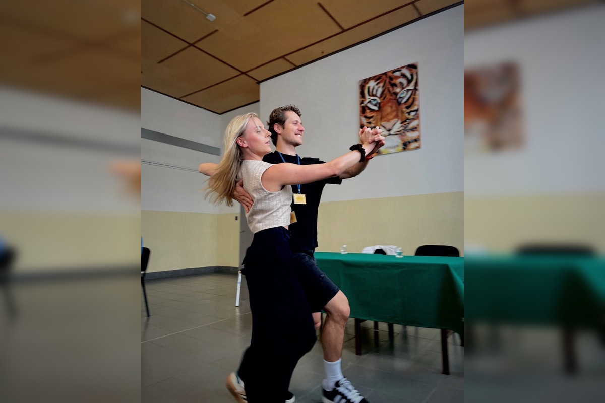 FOTO: Let’s Dance vo väznici v Želiezovciach: Odsúdení privítali známe tváre, herec a tanečníčka motivovali k zmene, foto 2