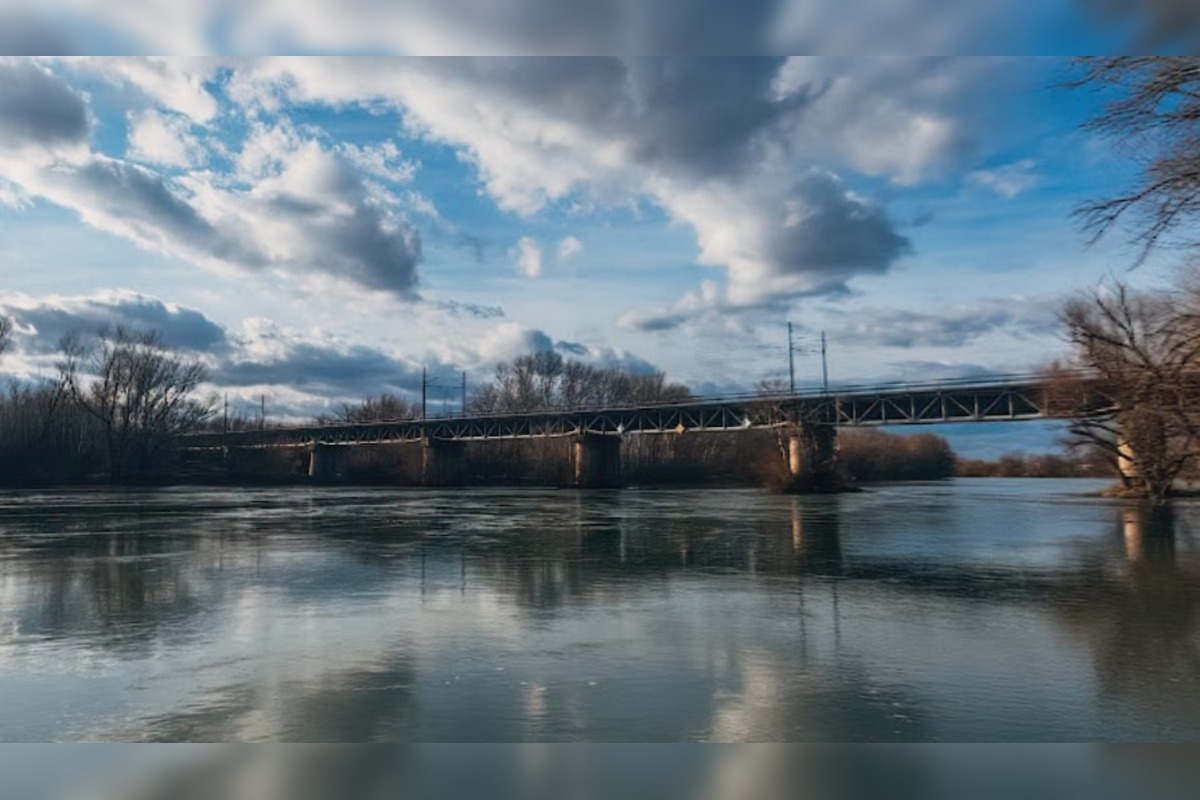 FOTO: Trnovecký železničný most čaká po rokoch sanácia, začali sa prípravné práce, foto 1