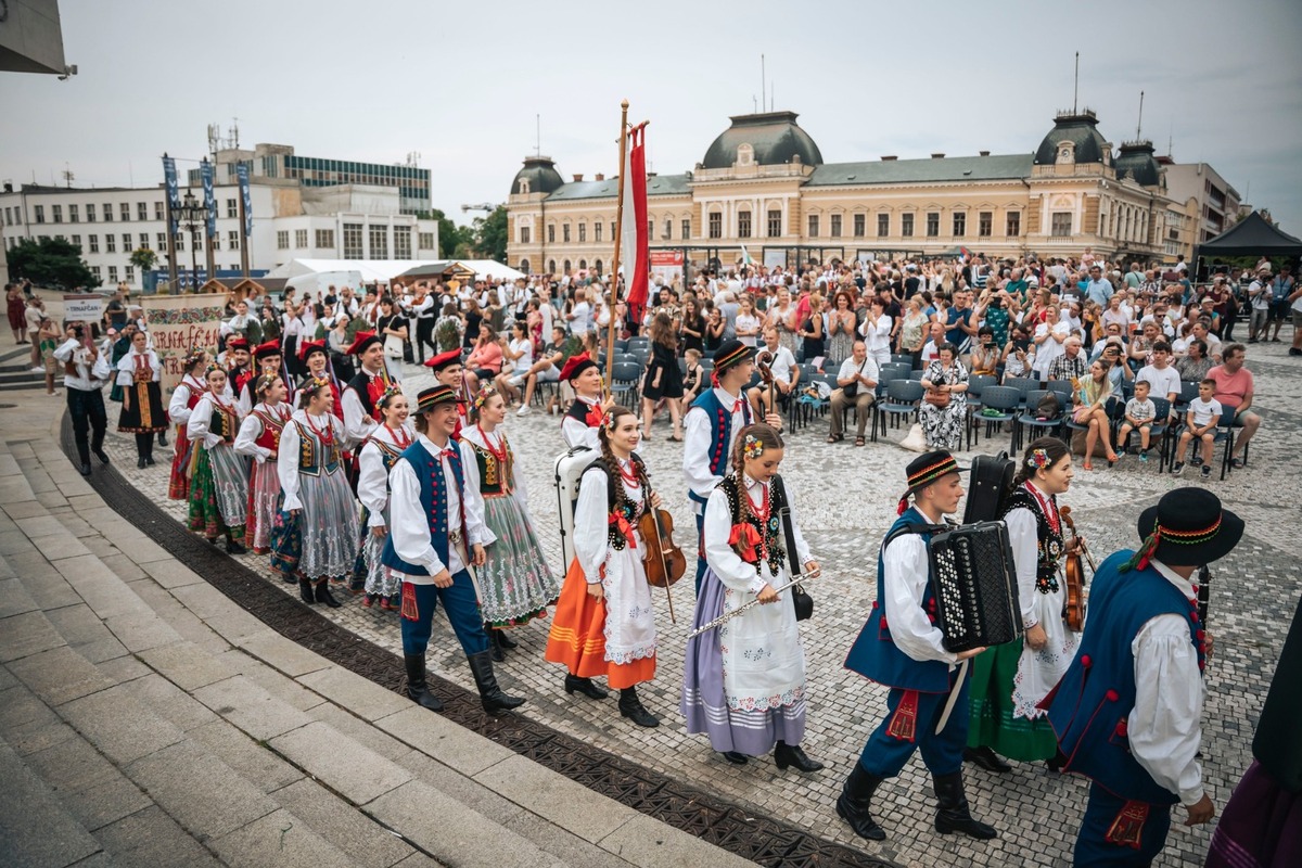 FOTO: Medzinárodný folklórny festival Akademická Nitra 2025 v obrazoch, foto 1