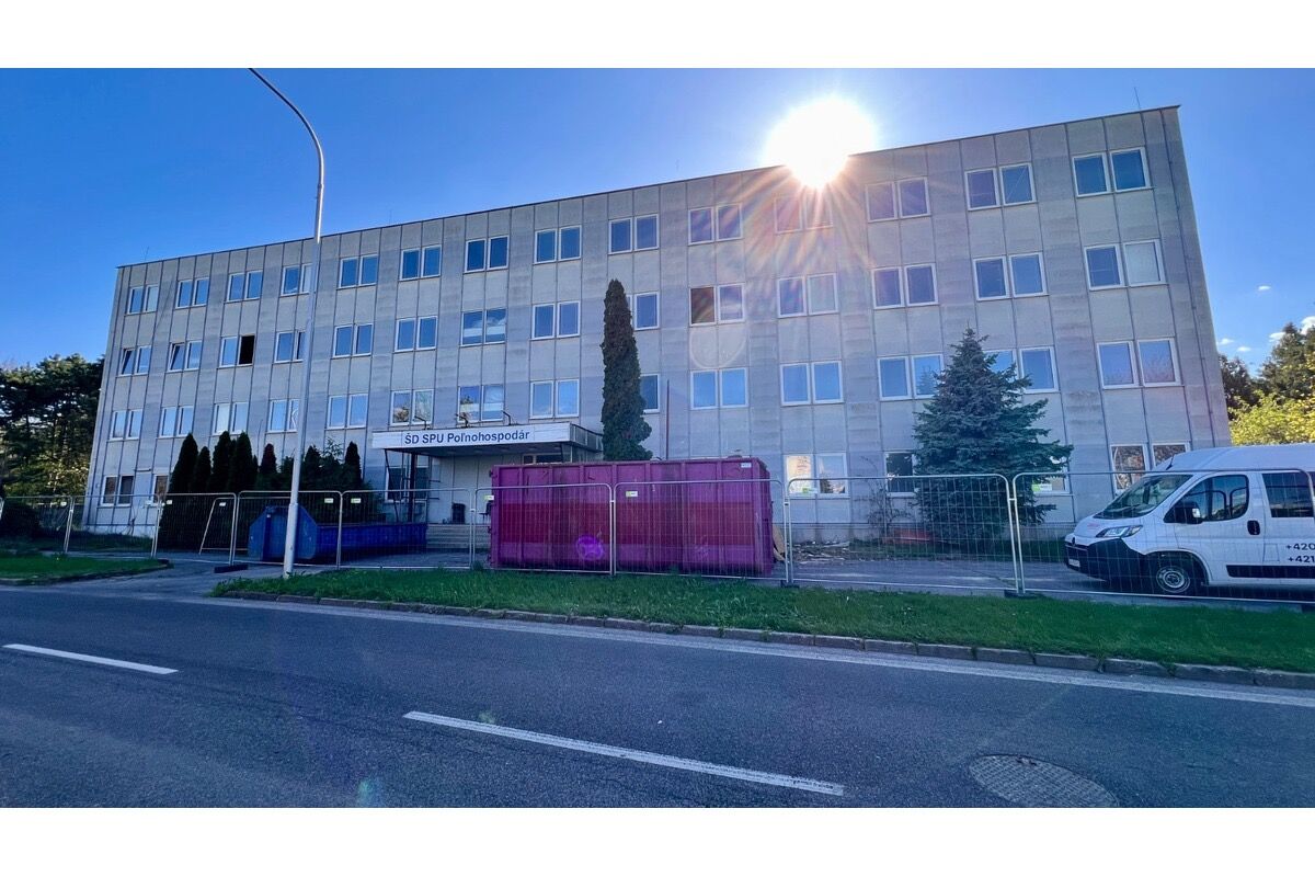 FOTO: Internát Poľnohospodár SPU Nitra Chrenová - búracie práce, foto 7