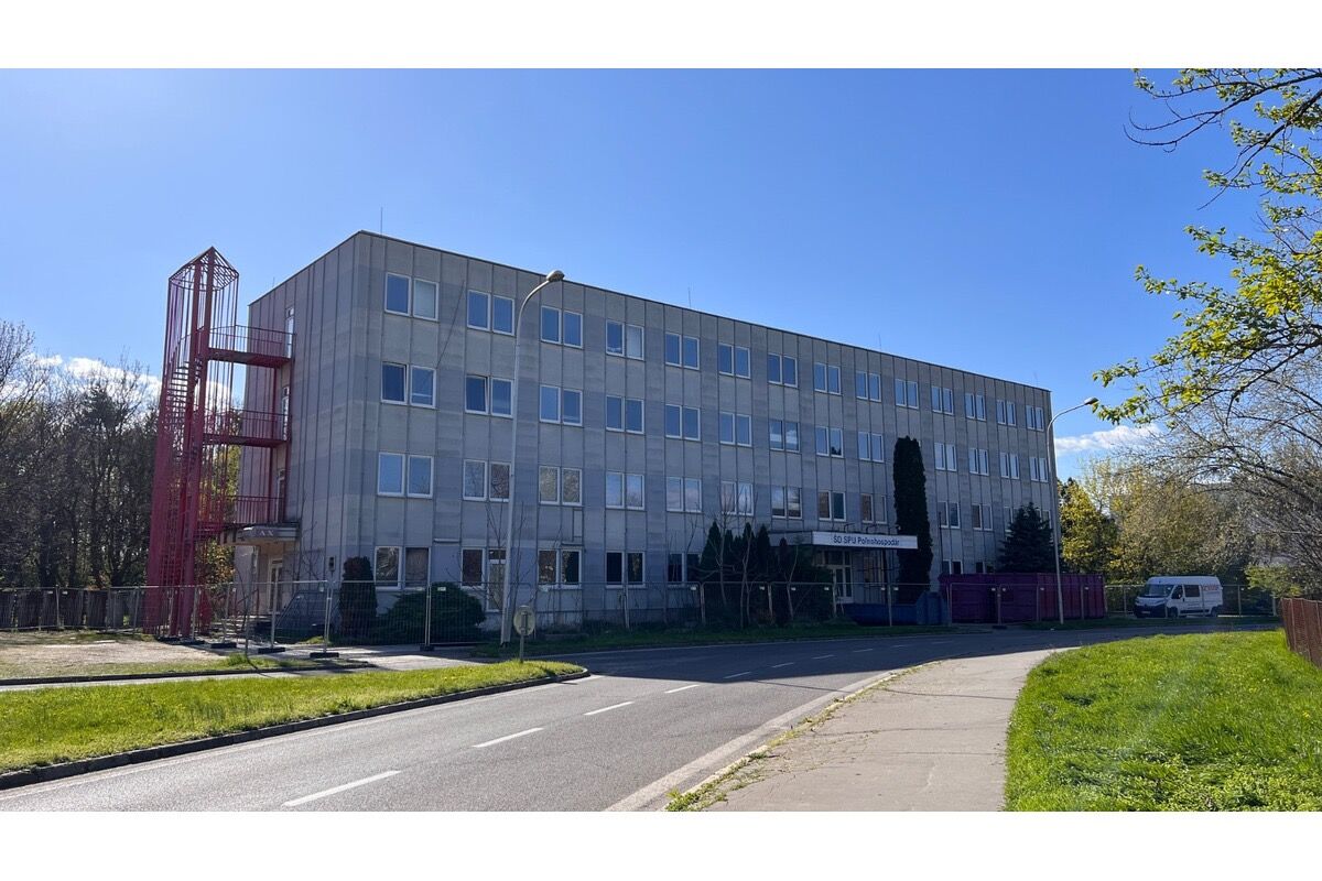 FOTO: Internát Poľnohospodár SPU Nitra Chrenová - búracie práce, foto 8