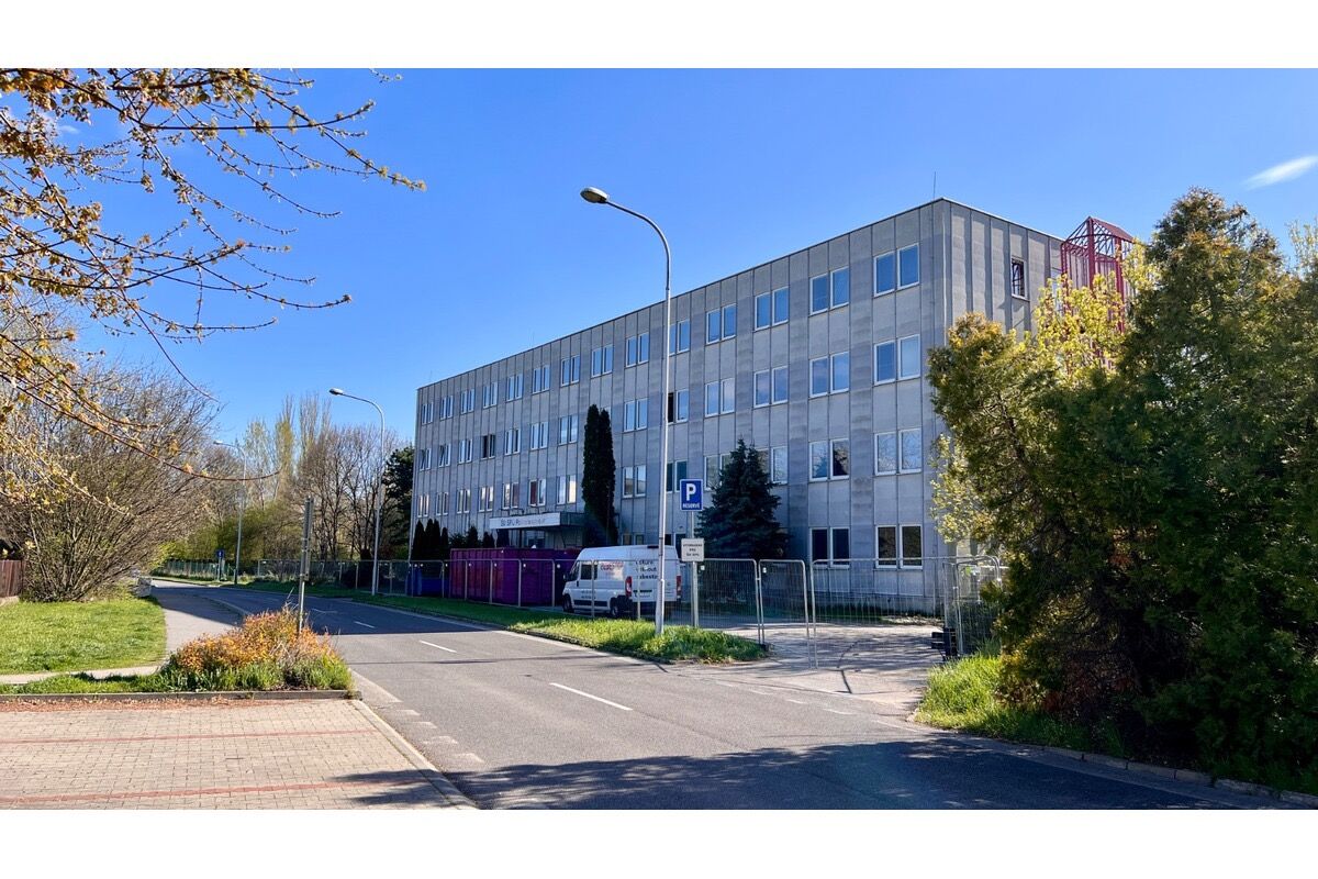 FOTO: Internát Poľnohospodár SPU Nitra Chrenová - búracie práce, foto 9