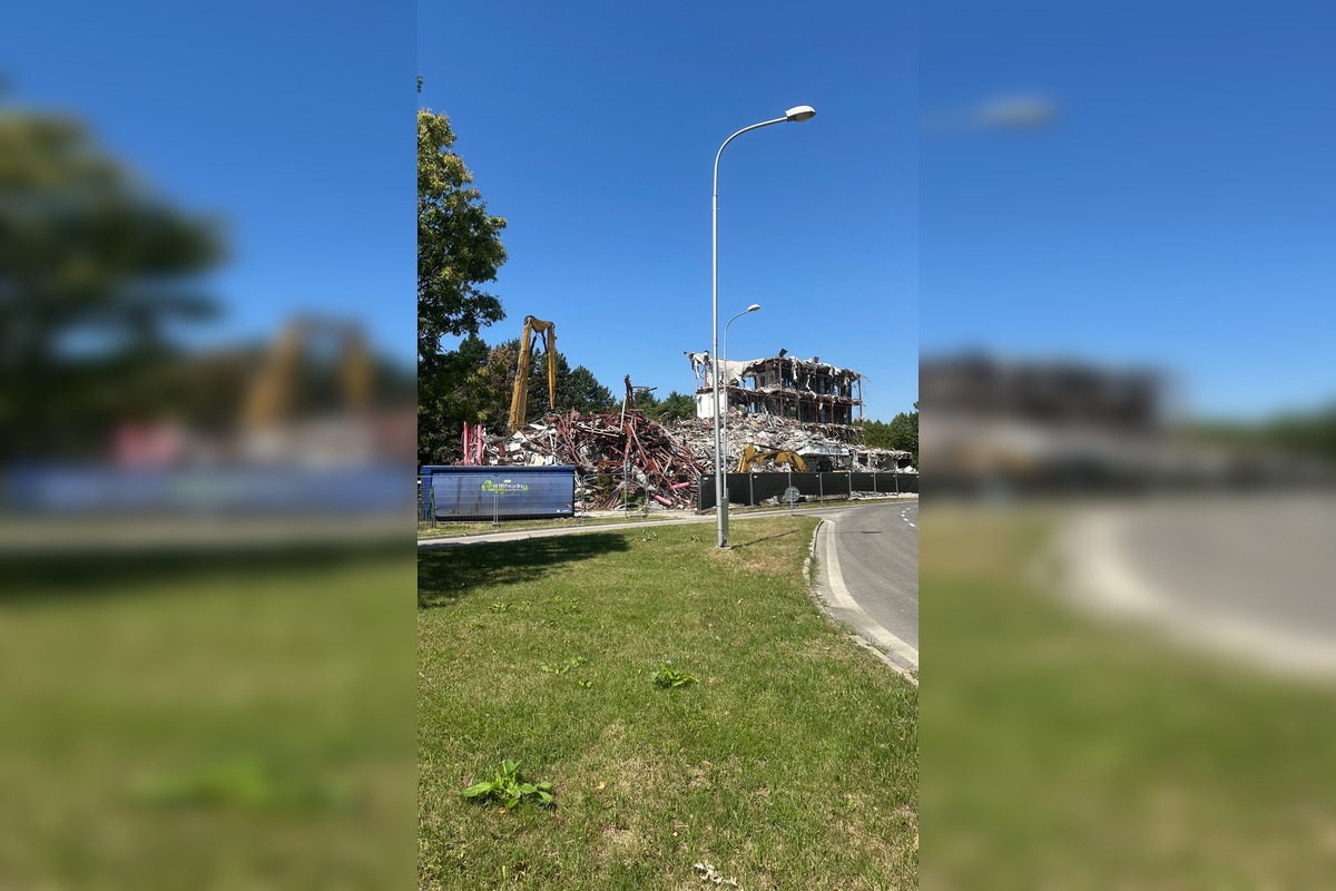 FOTO: Internát Poľnohospodár SPU Nitra Chrenová - búracie práce, foto 4