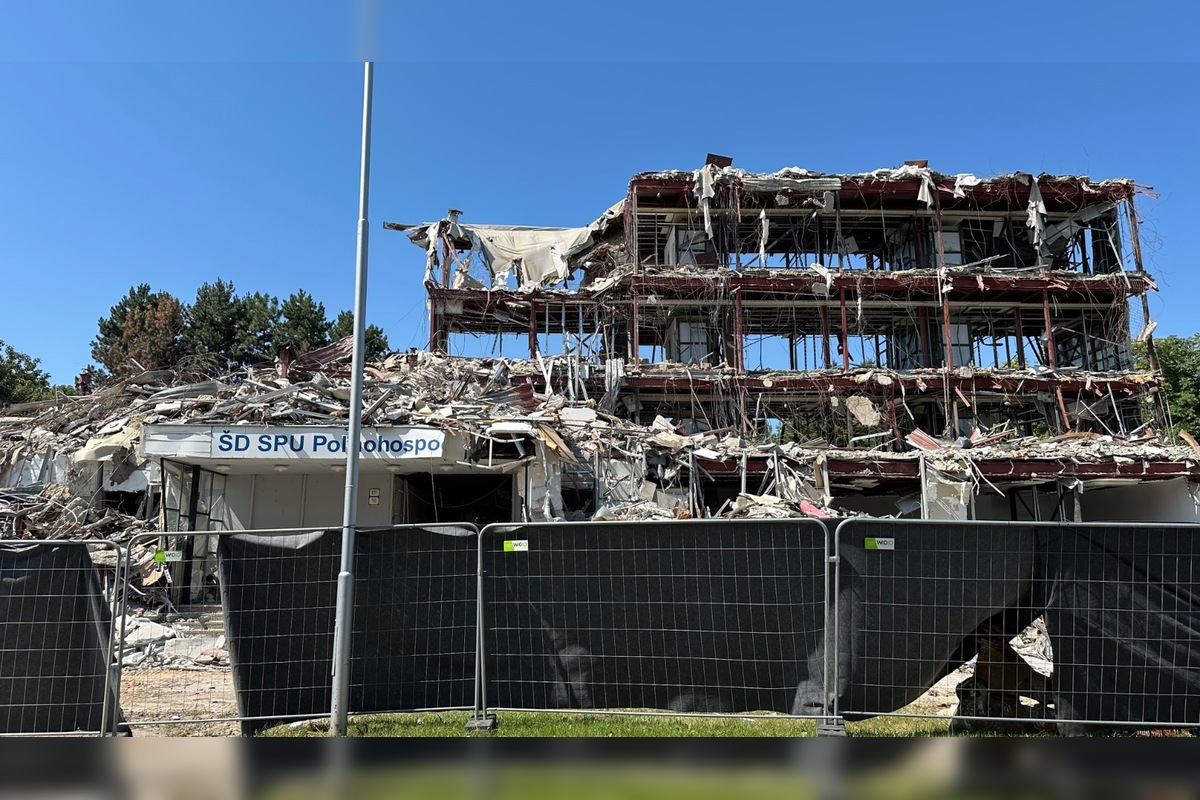 FOTO: Internát Poľnohospodár SPU Nitra Chrenová - búracie práce, foto 12