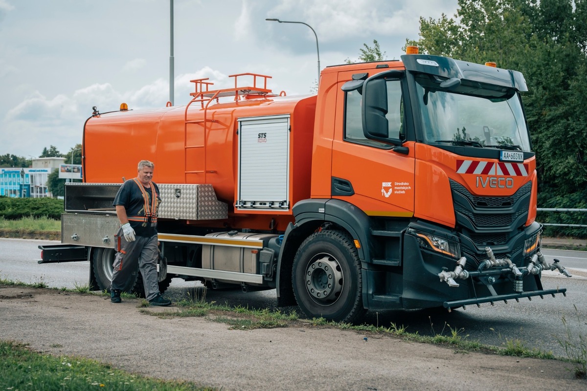 FOTO: Mesto pracuje na odstraňovaní škôd po búrkach, robí aj preventívne opatrenia proti vode, foto 2