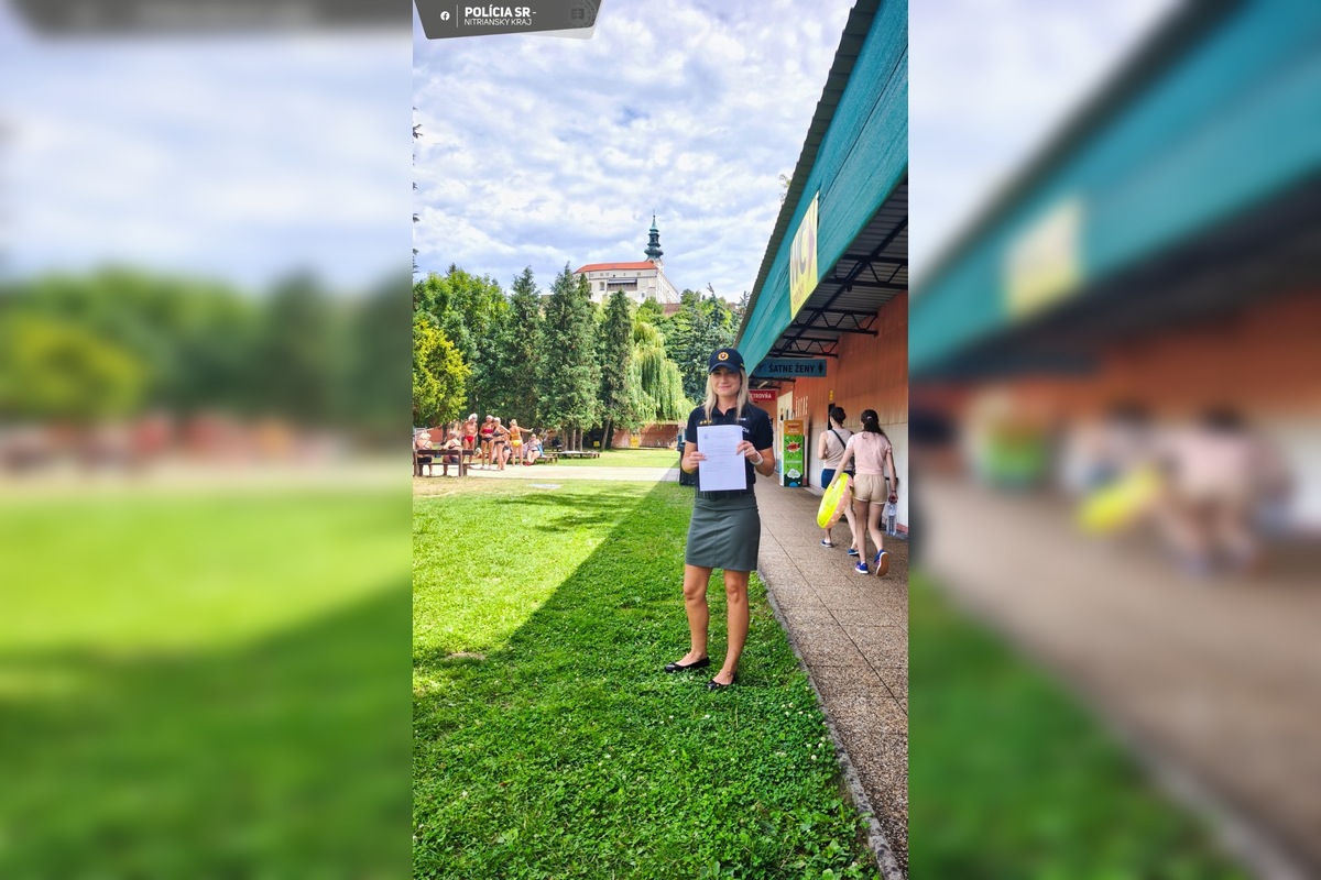 FOTO: Nitrianske kúpalisko sa stalo miestom preventívnej kampane, preventiska upozorňuje návštevníkov na riziko krádeží, foto 4